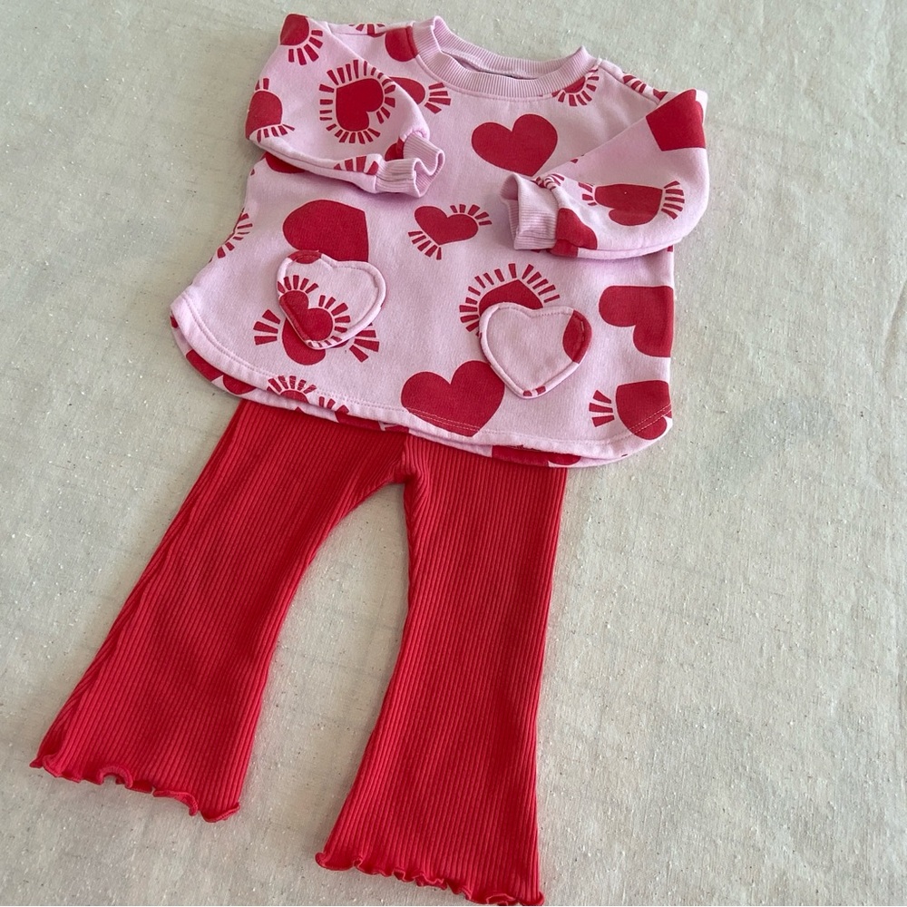 Old Navy Sz 6-12 Mo Heart Print Tunic Sweatshirt & Flared Rib Knit Leggings Set